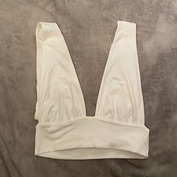 SHEIN white halter top 🍋‍🟩 - Picture 4 of 7
